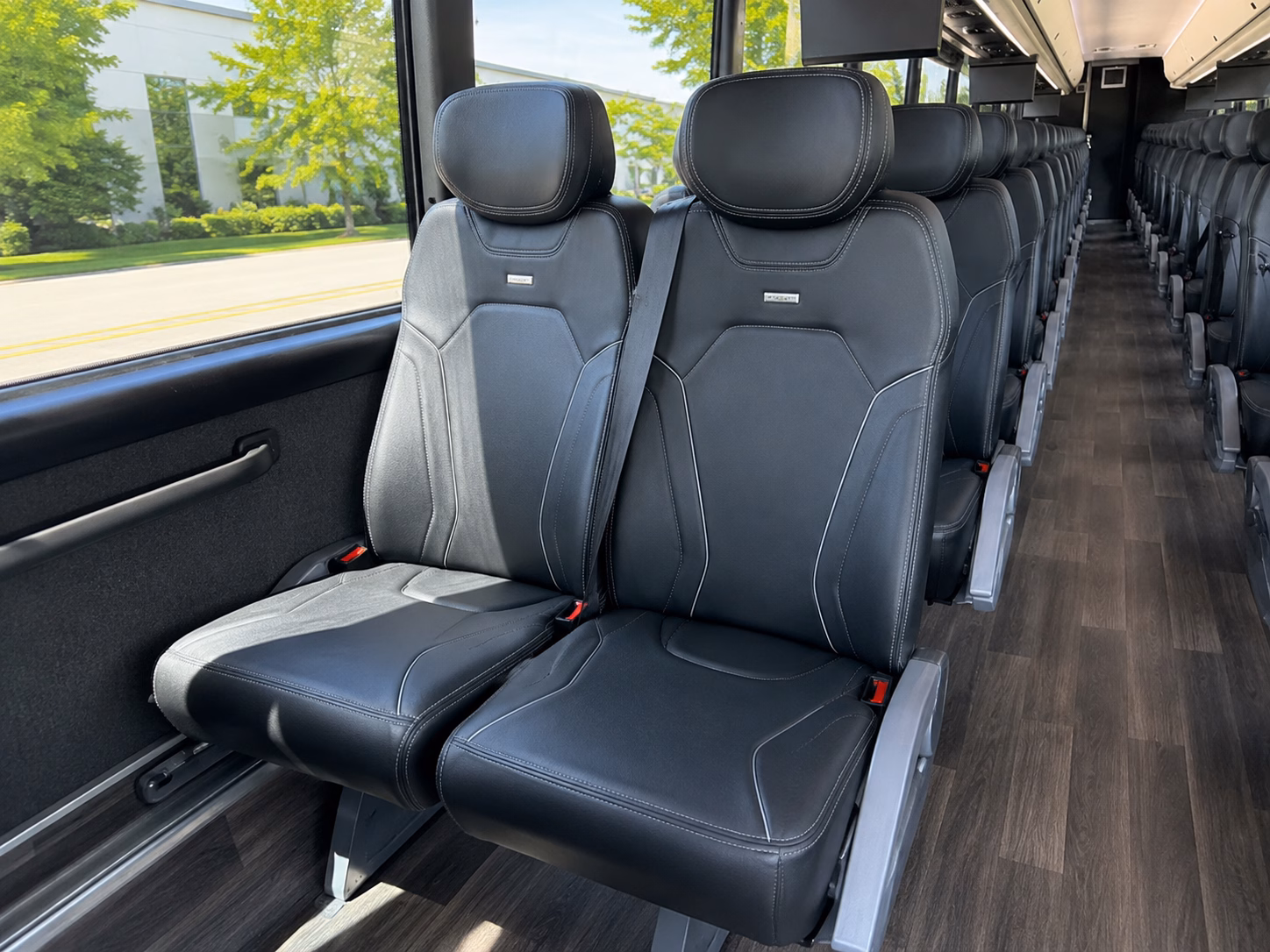buses to the madera wine trail and its wineries