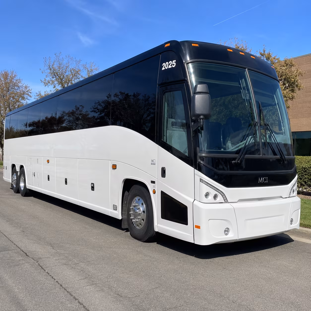 convention and conference shuttle buses to the fresno convention center