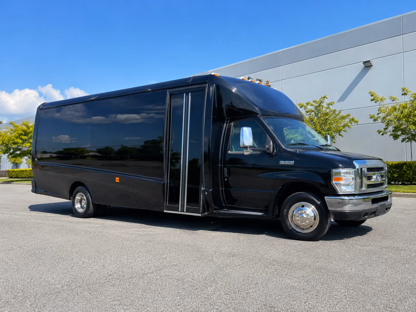 party buses to the tower district and fulton street live music venues